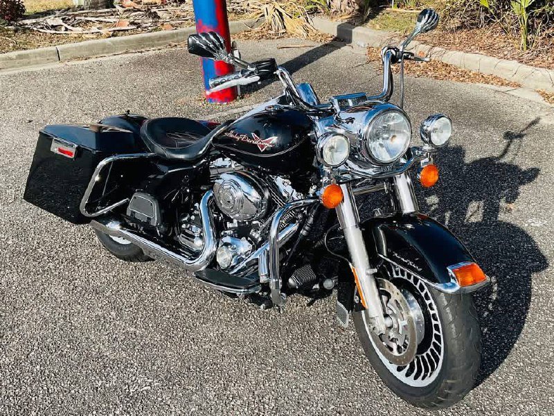 2011 Harley-Davidson Road King Custom Touring Bagger - Image 5
