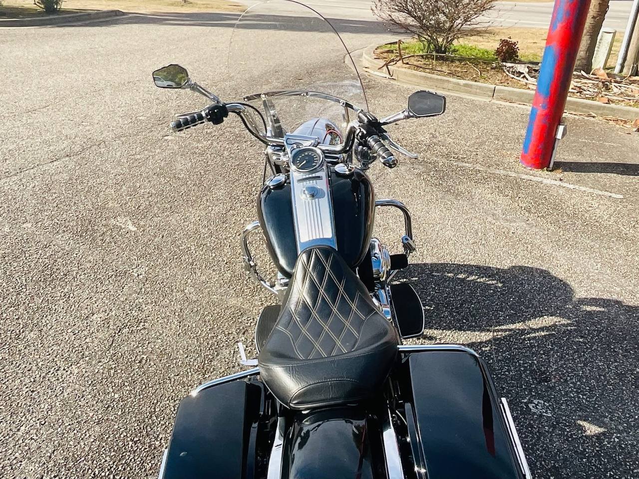 2011 Harley-Davidson Road King Custom Touring Bagger - Image 6
