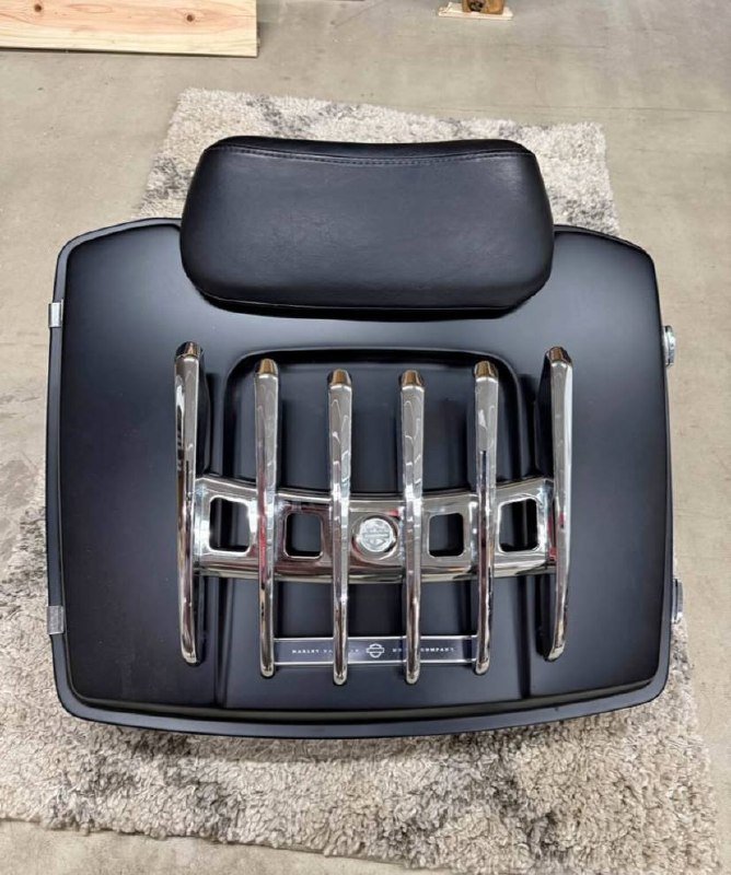Harley-Davidson Tour Pack With Passenger Backrest - Image 4