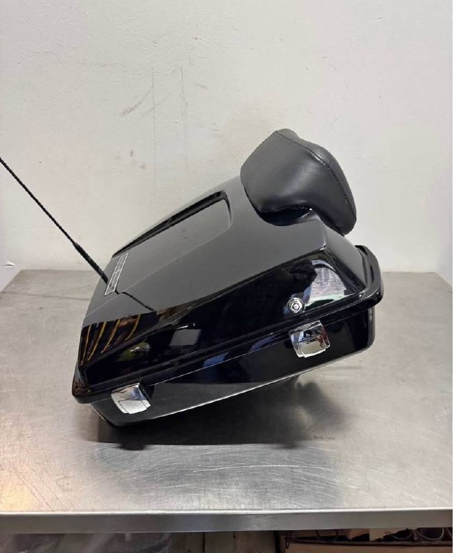 OEM Harley-Davidson Chopped Tour Pack Quick Disconnect Vivid Black - Image 5
