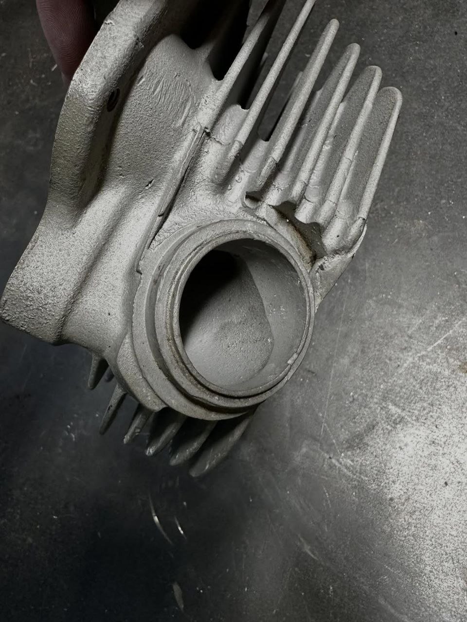 1956 Harley-Davidson Panhead Front Cylinder Head - Image 4