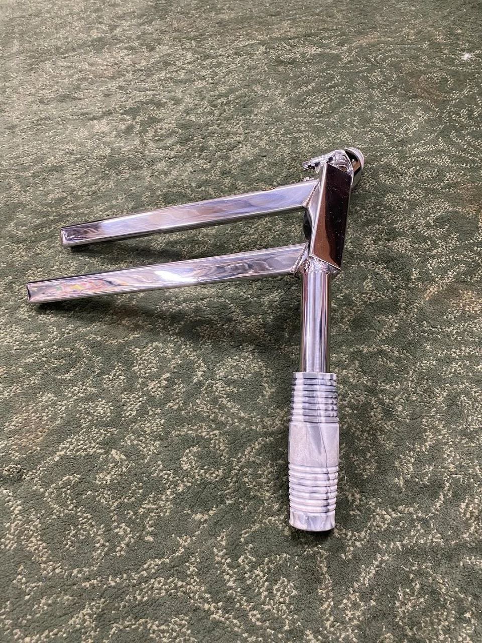 Invade N Evade 12 Inch Stainless Diamond T Bars - Image 5