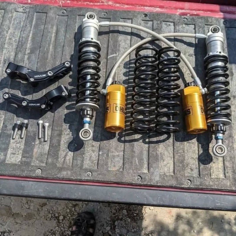 Ohlins 044 Rear Shocks With Reservoir Brackets - Image 6