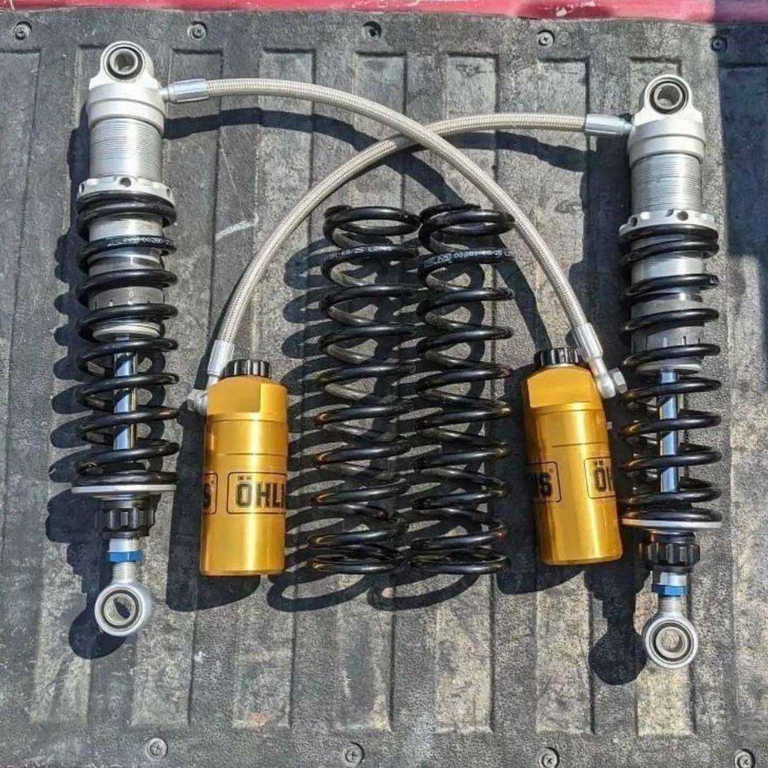 Ohlins 044 Rear Shocks With Reservoir Brackets - Image 5