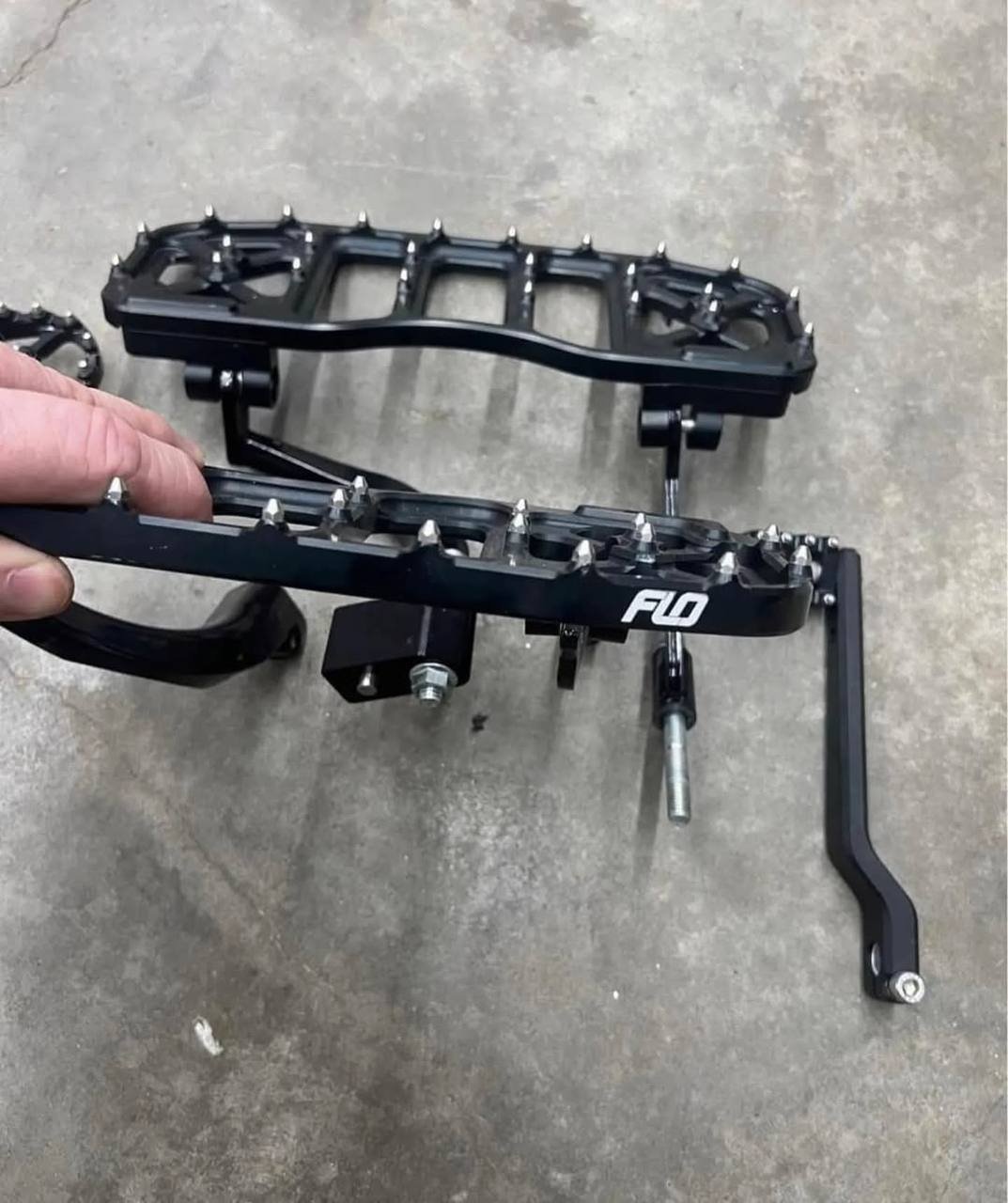 Flo Floorboards And Brake Shifter Arms For Harley-Davidson - Image 3