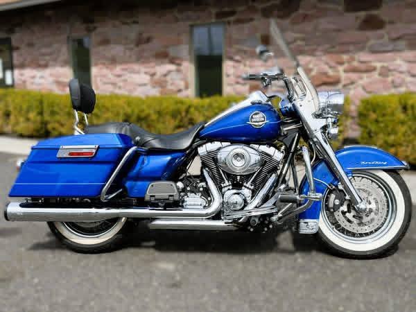 2009 Harley-Davidson Road King FLHRC One Owner Chromed Out Low Miles - Image 3