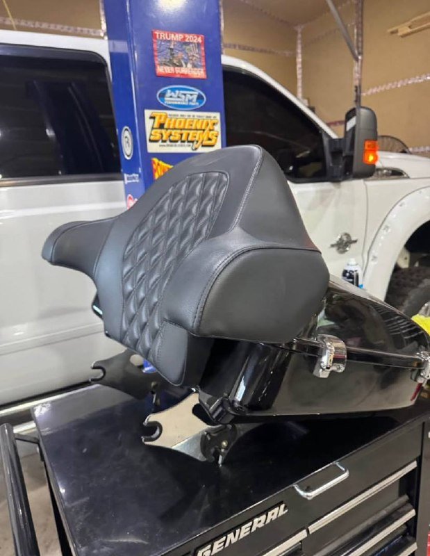 Saddlemen Road Sofa King Seat With Tour Pack Pad For 2021 Road Glide - Image 4