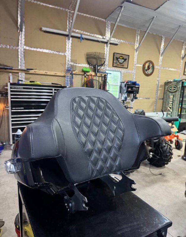 Saddlemen Road Sofa King Seat With Tour Pack Pad For 2021 Road Glide - Image 2