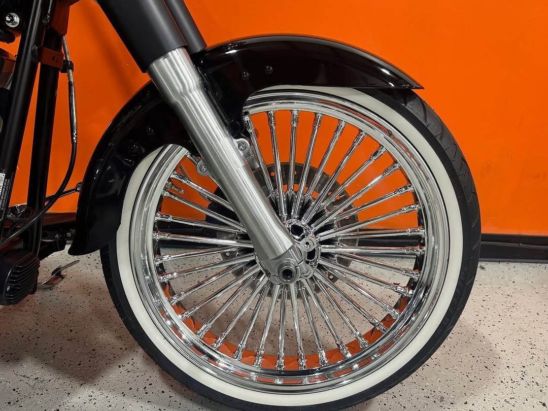 2010 Harley-Davidson Softail Fatboy Low FLSTFB Low Miles Custom - Image 4