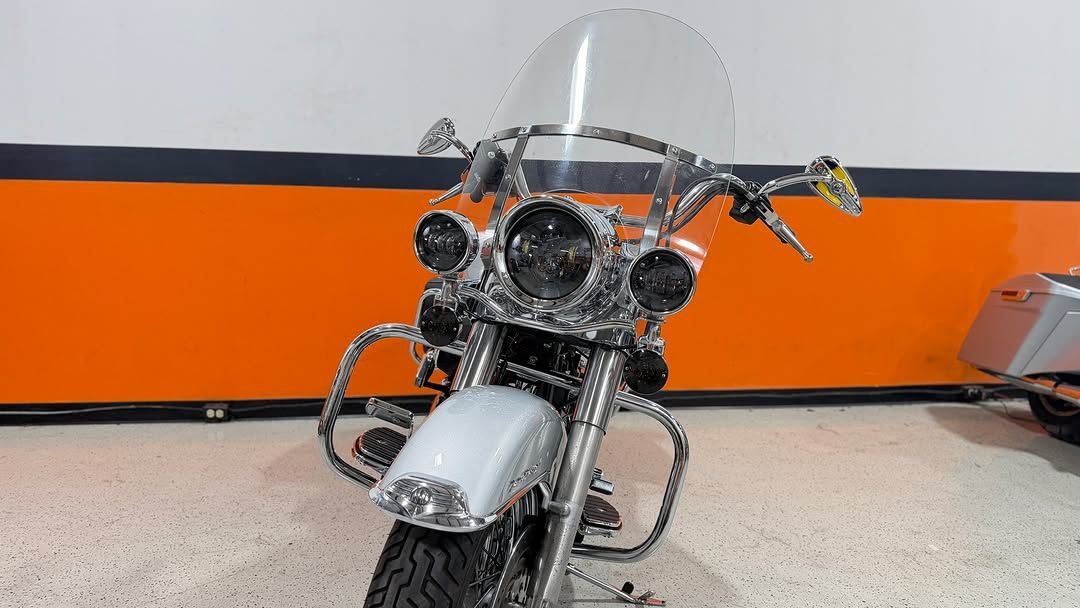 2004 Harley-Davidson Road King Classic FLHRCI True Duals Low Miles - Image 7