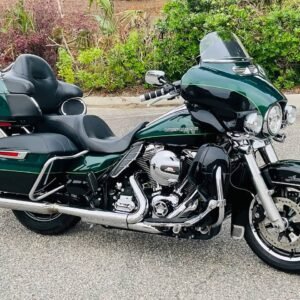 2015 Harley Davidson Ultra Ltd Low Very clean Ultra Ltd Low with 25K highway miles on it, Daymaker lights, custom grips, 2 tone paint, 103ci engine, 6 speed transmission, cruise control, custom exhaust pipes, runs and rides great!