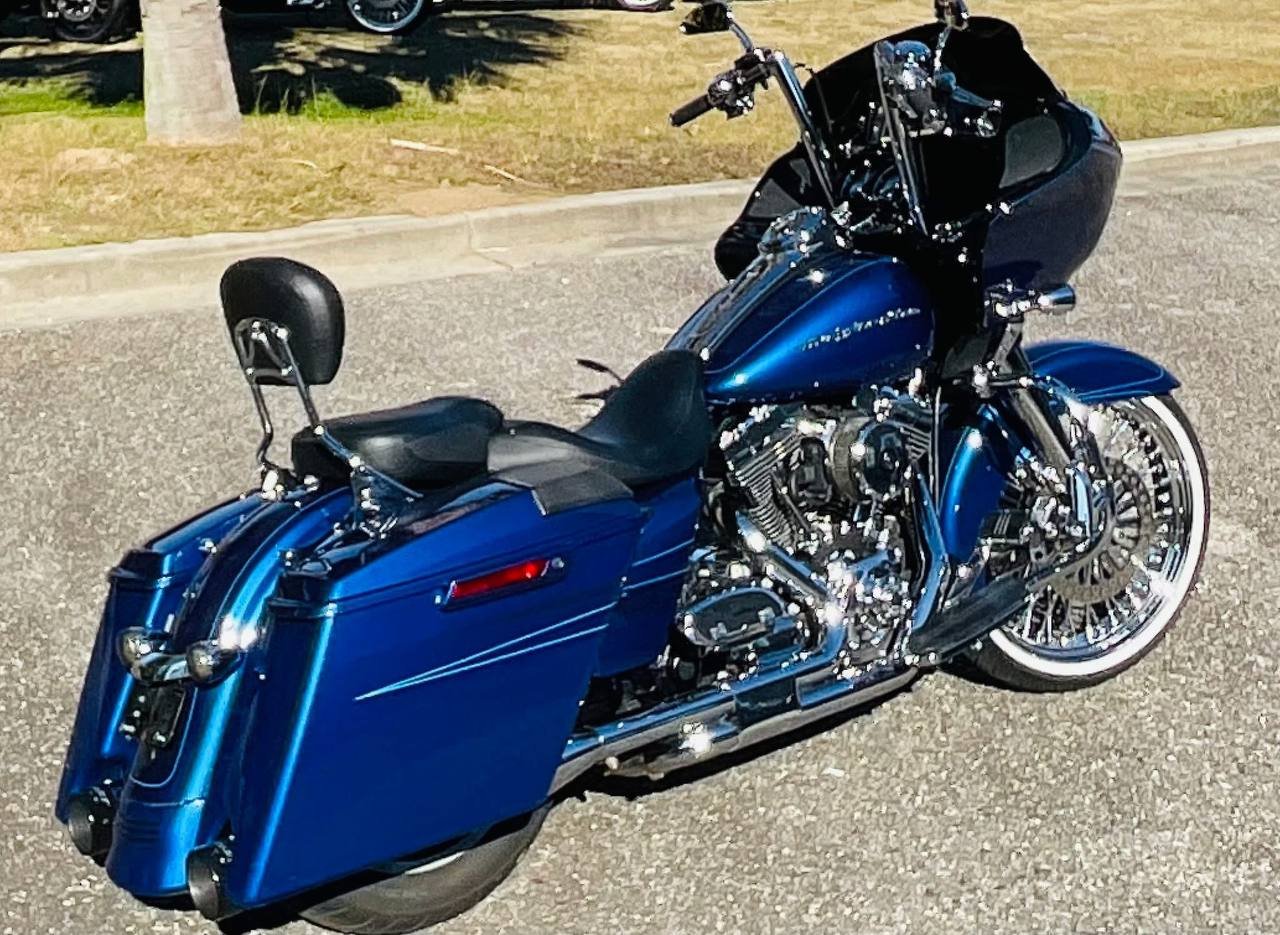 2015 Harley-Davidson Road Glide Special Low Miles Custom Bagger - Image 12