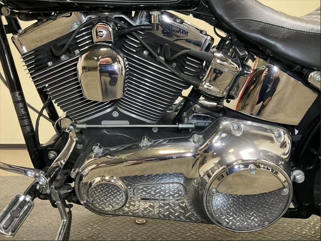 2010 Harley-Davidson FXSTC Softail Custom - Image 5