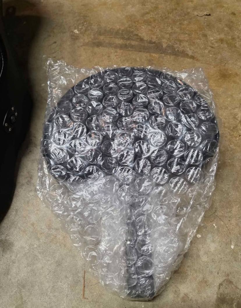 Extended Reach Heated Saddlemen Road Sofa Seat for Harley-Davidson Touring Models - Image 3