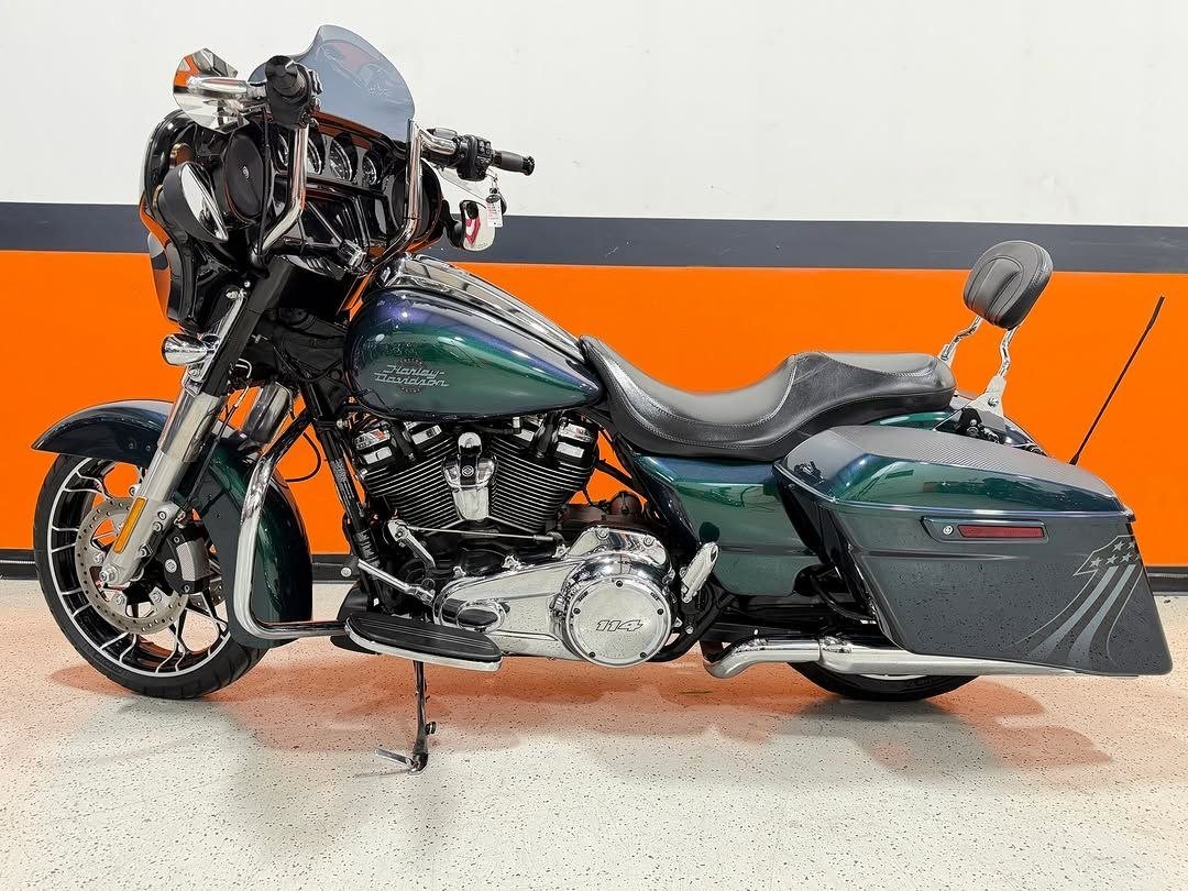 2021 Harley-Davidson Street Glide Special FLHXS 114 Snake Venom One Owner - Image 10