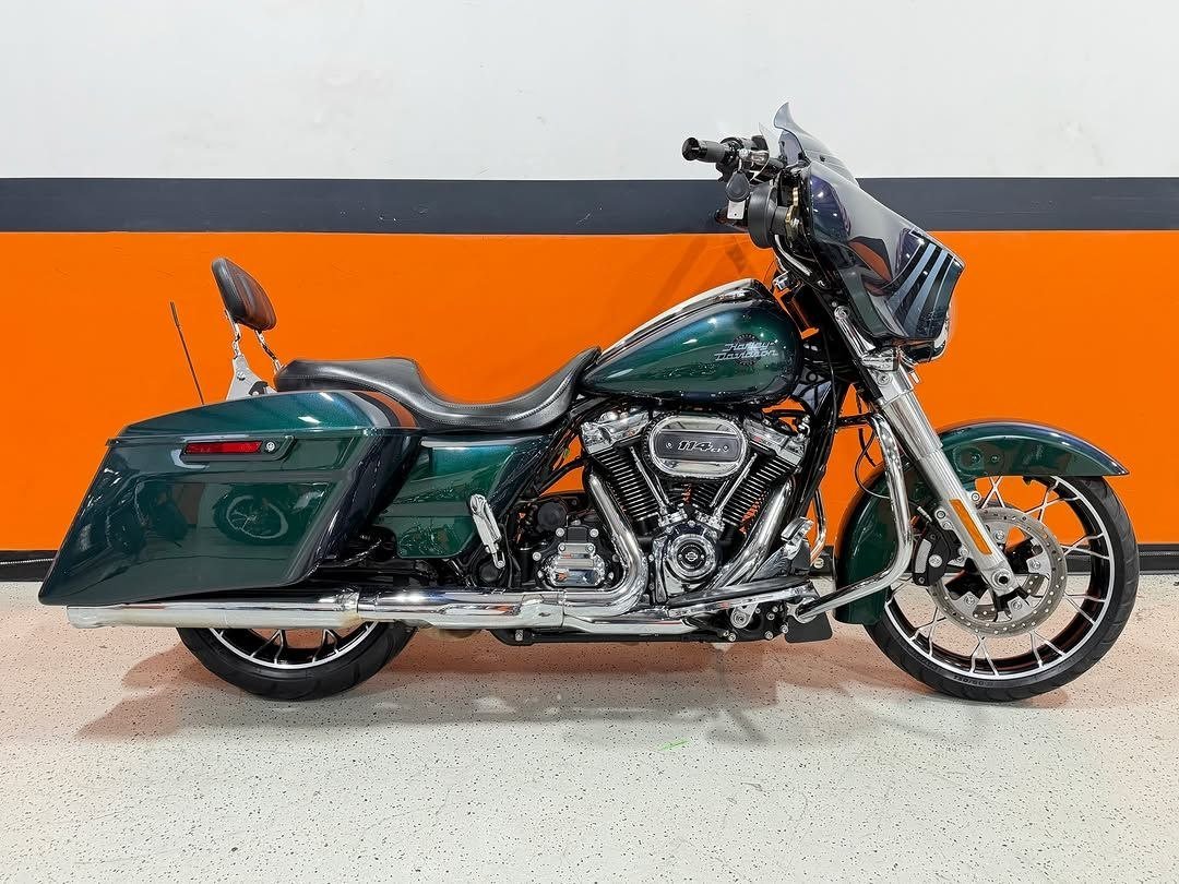 2021 Harley-Davidson Street Glide Special FLHXS 114 Snake Venom One Owner - Image 8