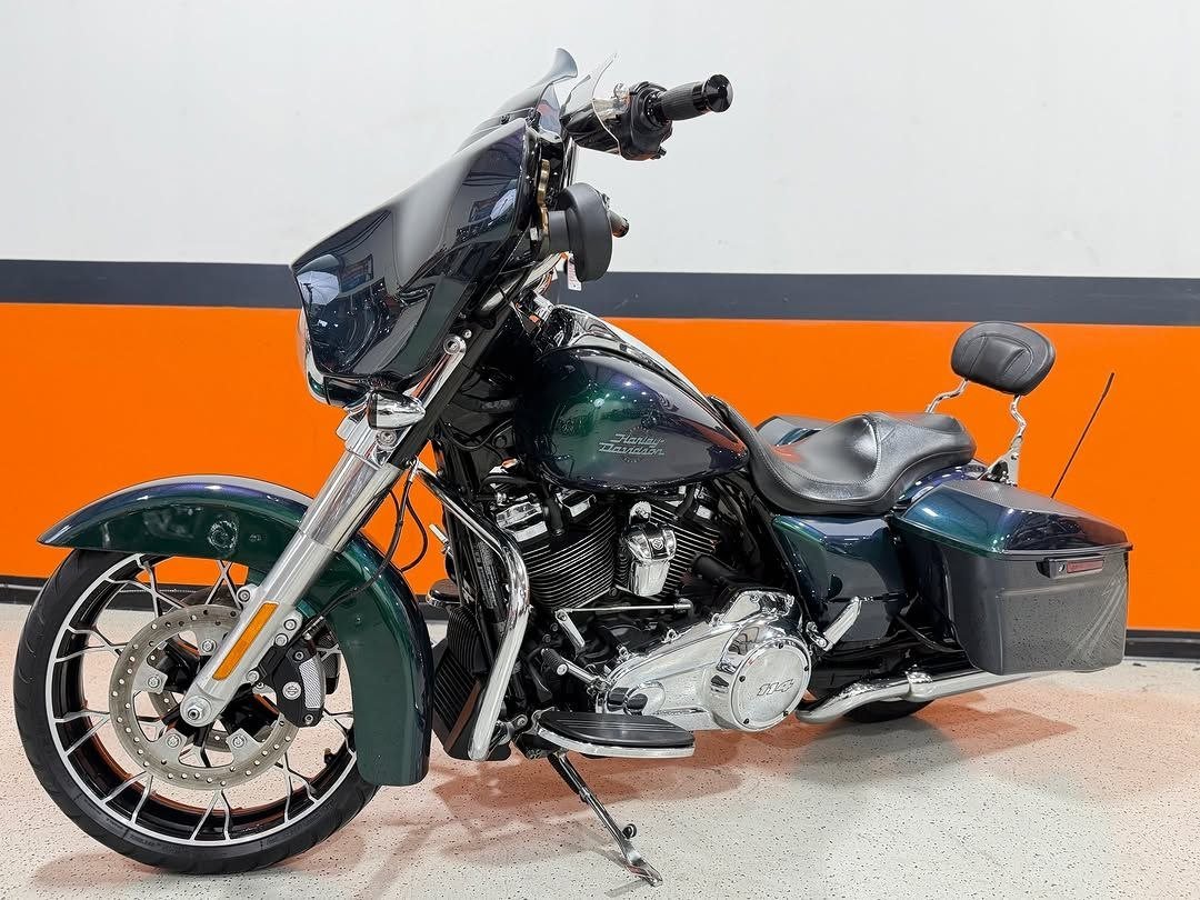 2021 Harley-Davidson Street Glide Special FLHXS 114 Snake Venom One Owner - Image 6