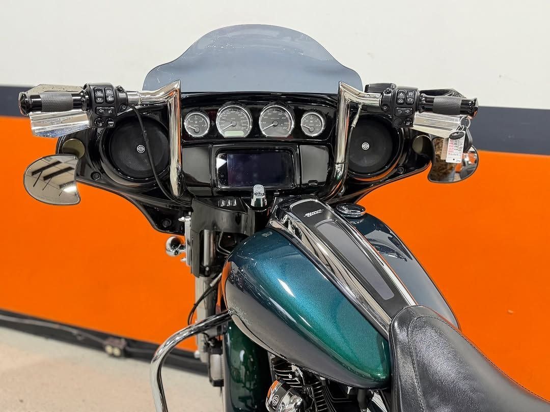 2021 Harley-Davidson Street Glide Special FLHXS 114 Snake Venom One Owner - Image 3