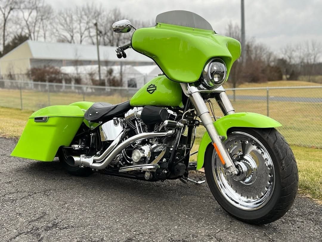 2011 Harley-Davidson Softail Fat Boy FLSTF Batwing Fairing Tons of Extras - Image 2