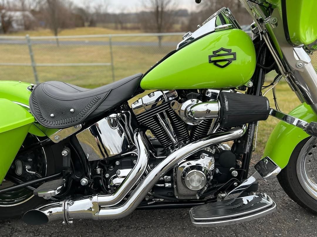 2011 Harley-Davidson Softail Fat Boy FLSTF Batwing Fairing Tons of Extras - Image 4