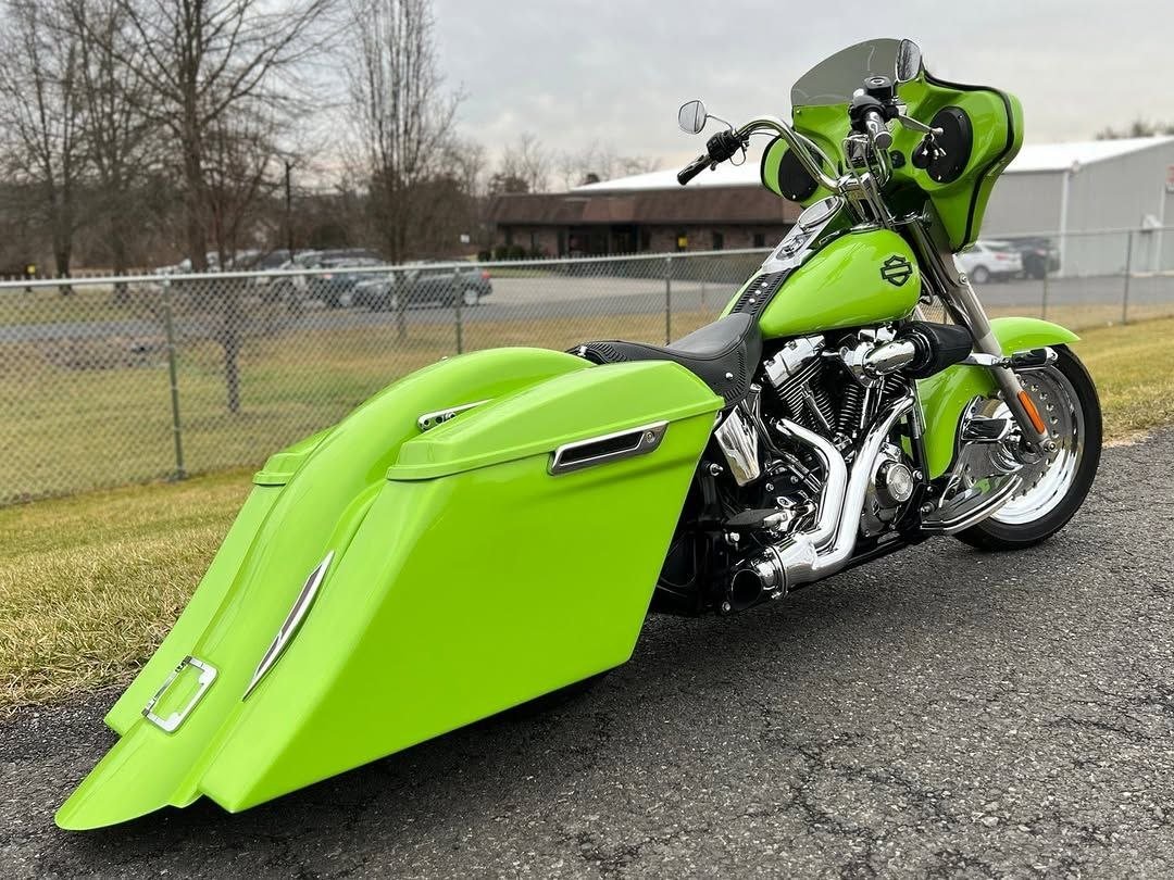 2011 Harley-Davidson Softail Fat Boy FLSTF Batwing Fairing Tons of Extras - Image 7