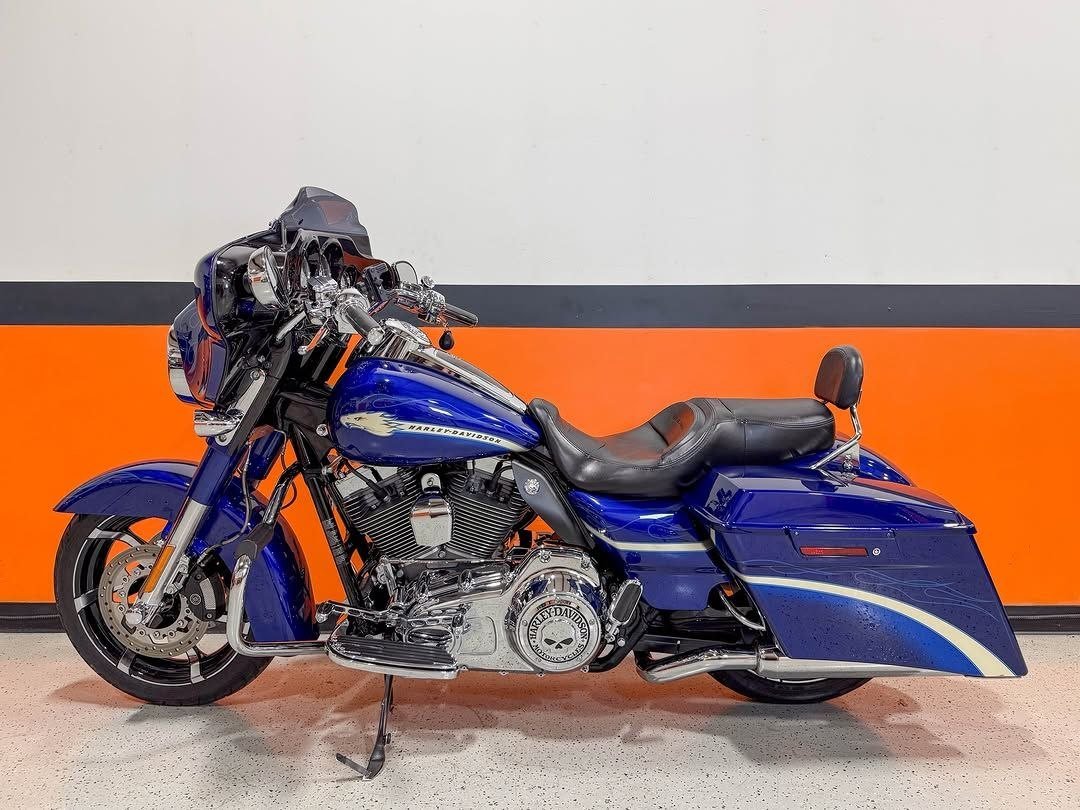 2010 Harley-Davidson CVO Street Glide FLHXSE 110 For Sale