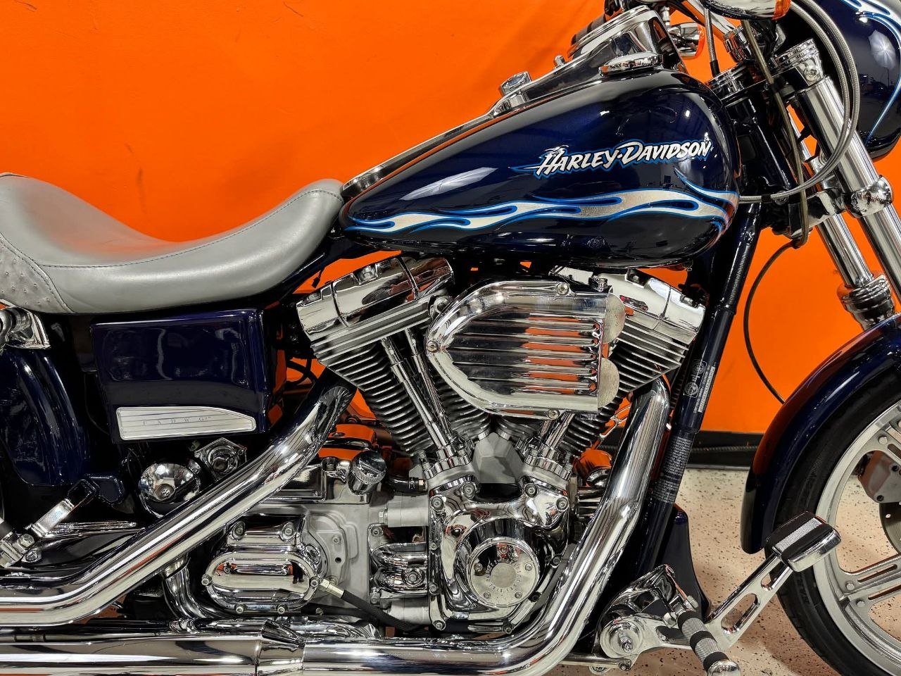 2002 Harley-Davidson CVO Dyna Wide Glide FXDWG3 Switchblade - Image 7