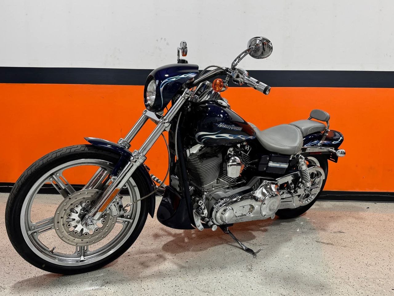 2002 Harley-Davidson CVO Dyna Wide Glide FXDWG3 Switchblade - Image 3