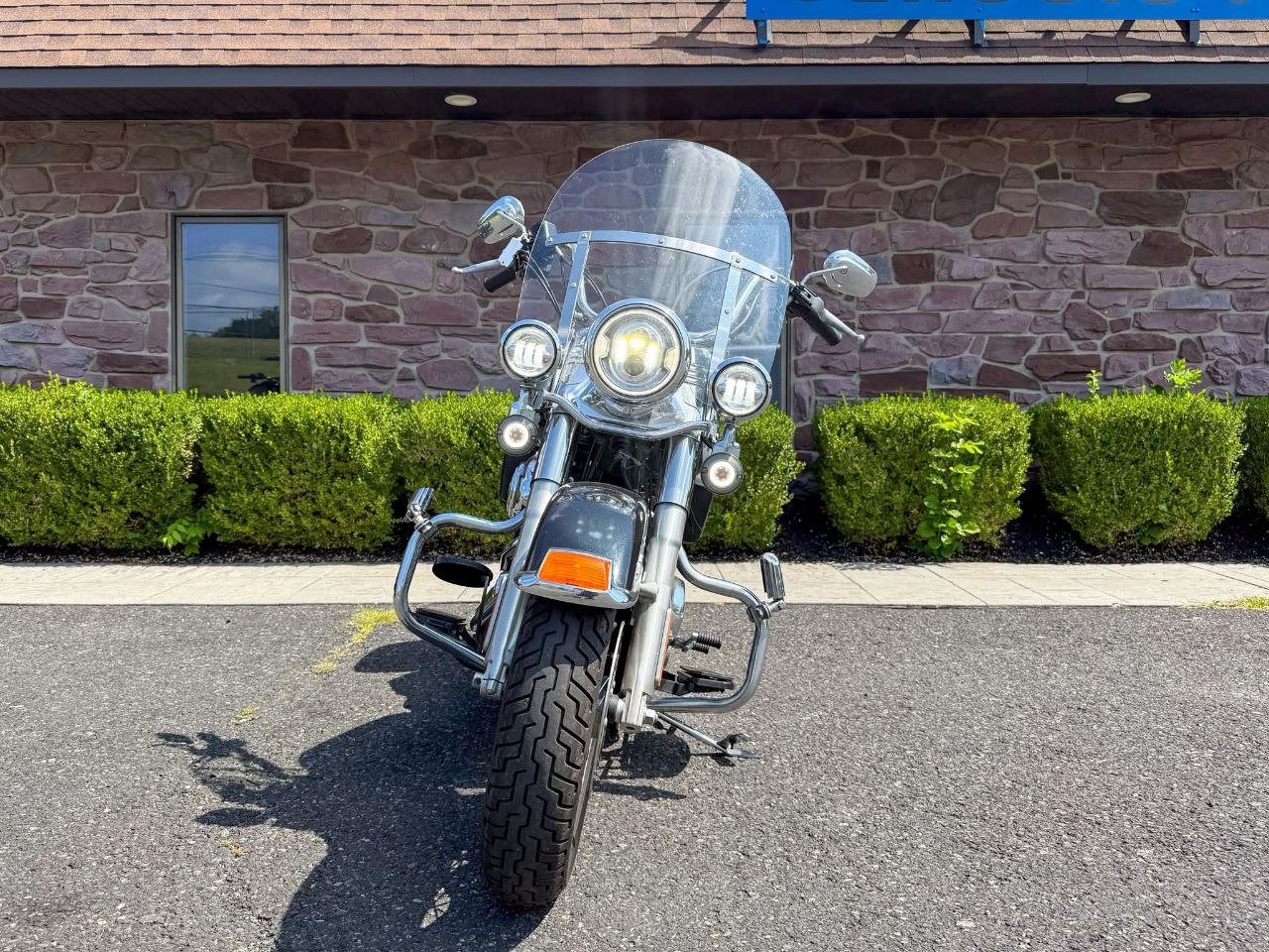 2012 Harley-Davidson Heritage Softail Classic FLSTC - Image 9