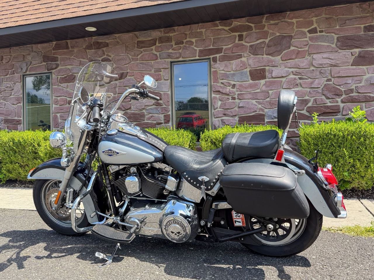 2012 Harley-Davidson Heritage Softail Classic FLSTC - Image 3