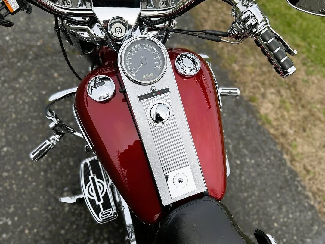 2006 Harley-Davidson Road King Classic FLHRCI, Many Extras, 9K Miles, One-Owner! - Image 4
