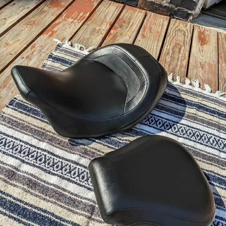 Harley-Davidson CVO Low Profile Touring Seat with Passenger Pillion 2009-2023 - Image 3