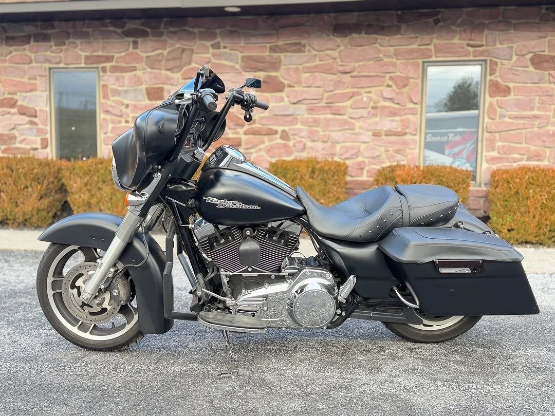 2012 Harley-Davidson Street Glide FLHX - Image 9