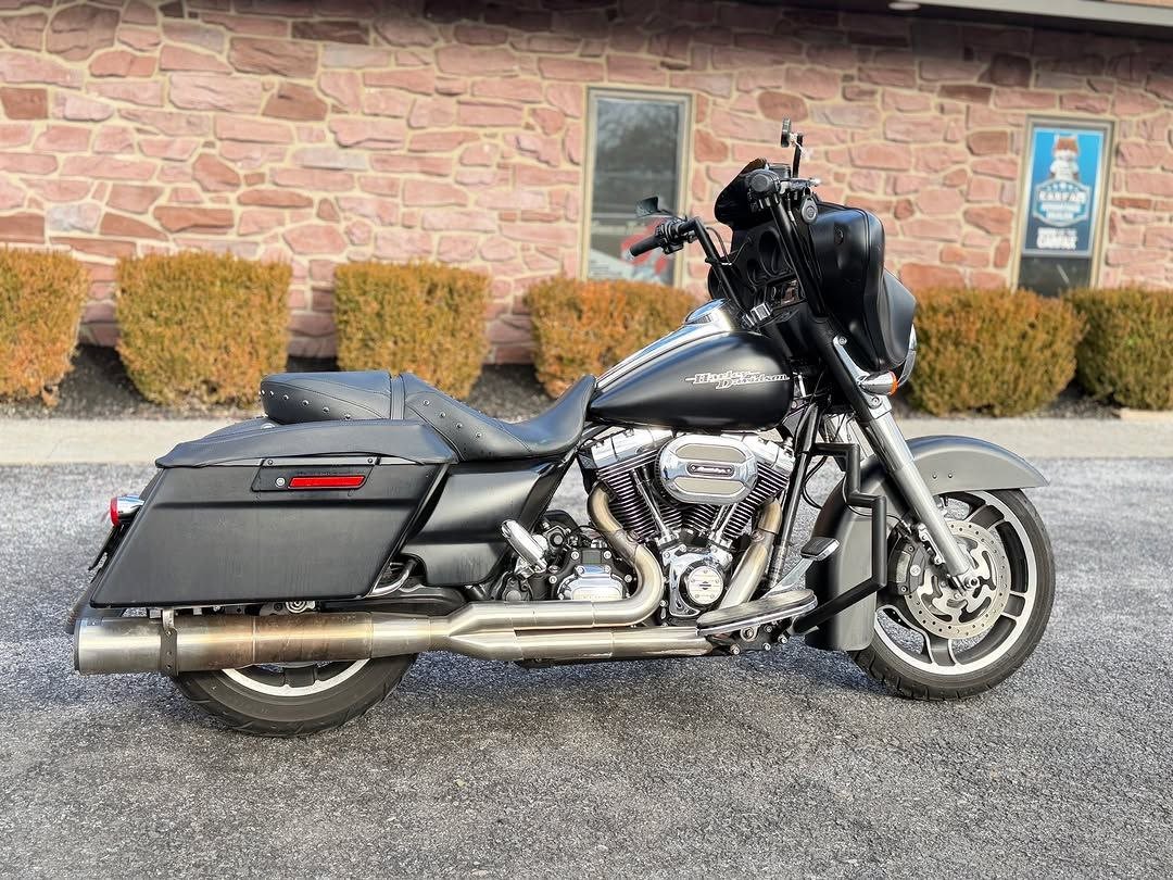 2012 Harley-Davidson Street Glide FLHX - Image 6