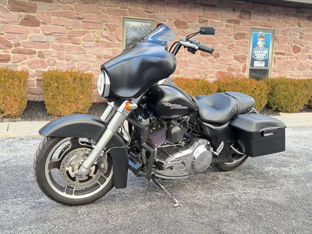 2012 Harley-Davidson Street Glide FLHX - Image 4
