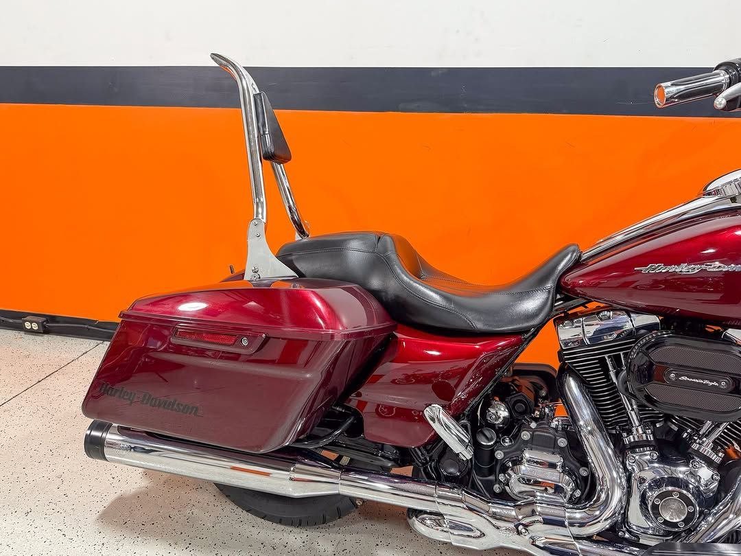 2015 Harley-Davidson Road Glide FLTRX - Image 5